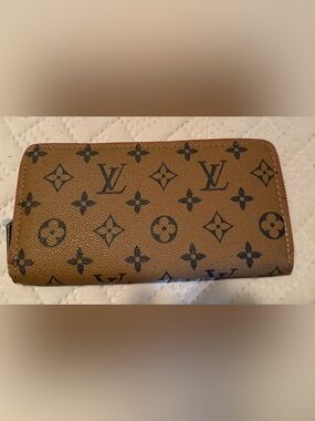 Fashionable Brown Monogram Zip-Around Wallet